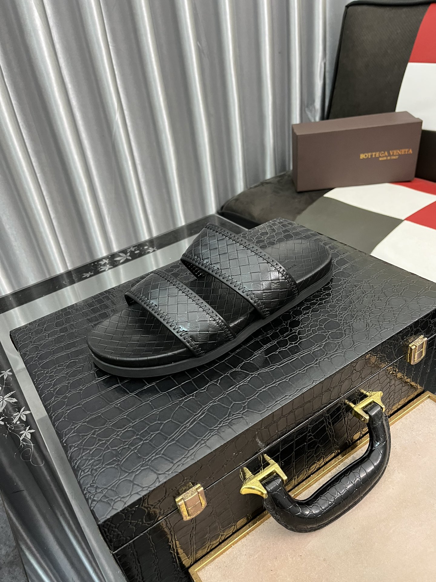 I0  Bottega Veneta   男士时尚休闲拖鞋，原版复刻，采用进口牛皮编织制作，原版复刻橡胶大底，潮流时尚，穿着舒适