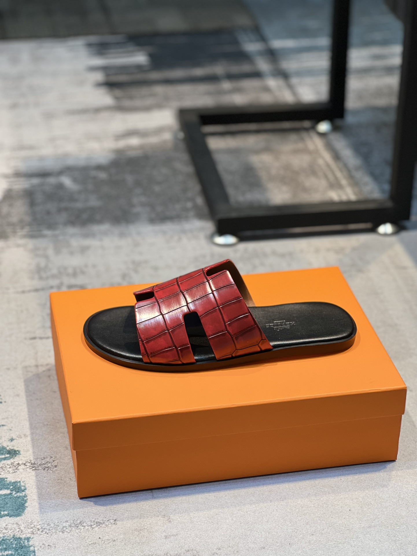 H0 Hermes爱马仕 💘官网最新专柜同步，牛皮面H拖鞋 巴黎原版飞回正品开模完美打造最高品质 诚意巨献，可随意进出专柜鞋面采用原版定制牛皮。彩色手掌纹。彩色牛皮，多色可选。进口皮垫脚内里,意大利最新原版大底，