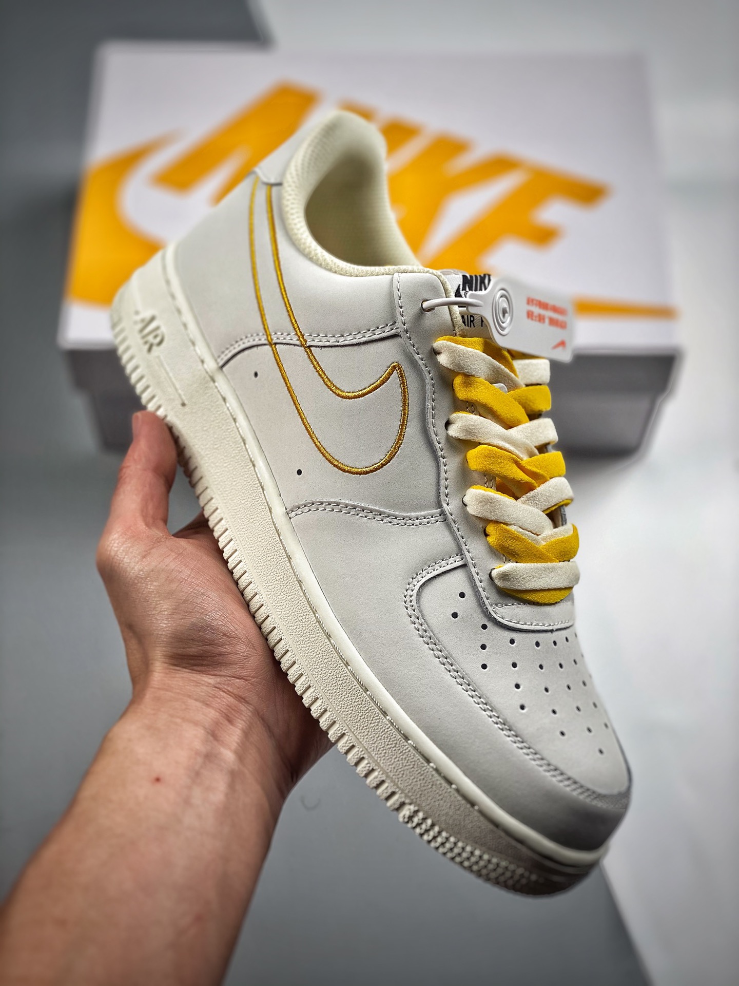 -3 Nike Air Force 1 Low ’07 “米黄电绣勾” 空军一号低帮休闲板鞋 双鞋带设计 原装定制鞋盒 原厂皮料 原楦原纸板 纯正版型 高清洁度 内置全掌气垫 货号：CL6326-168 Size：36 36.5 37.5…