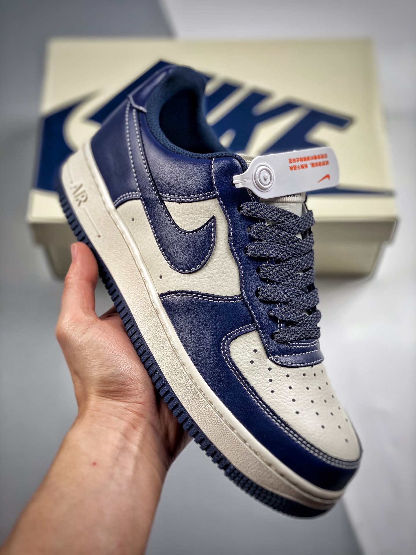 -3 Nike Air Force 1 Low ’07 米深蓝马克线 满天星配色 空军一号低帮休闲板鞋 原厂定制皮料 定制鞋盒原楦原纸板 纯正版型 高清洁度 内置全掌气垫 （附赠鞋带一副） 货号：SH6928-698 Size：36 36…
