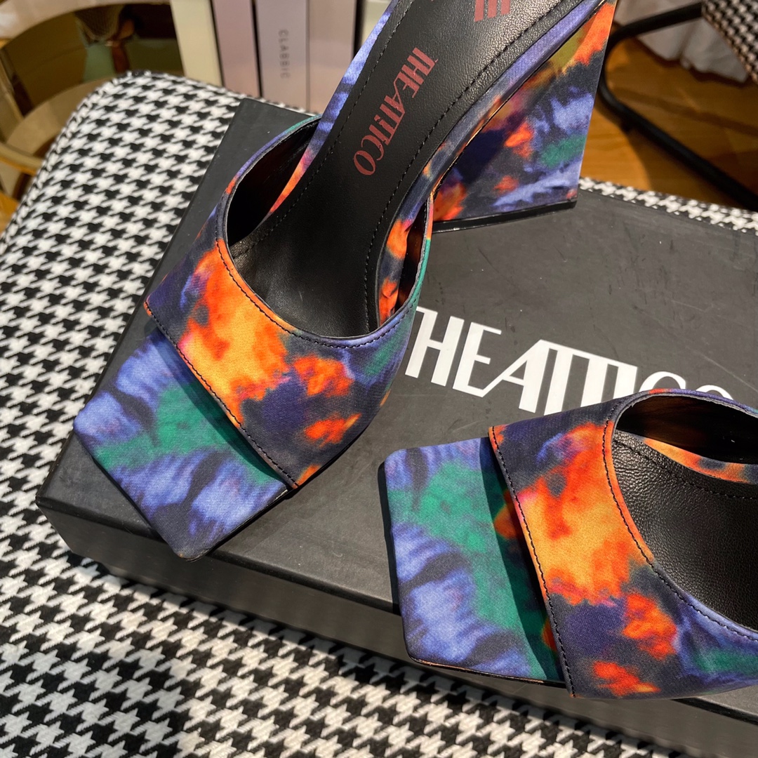 Fashionable Italian Sandals: THEEATTICO Student Collection with Bold Design and Comfort - 图片 6