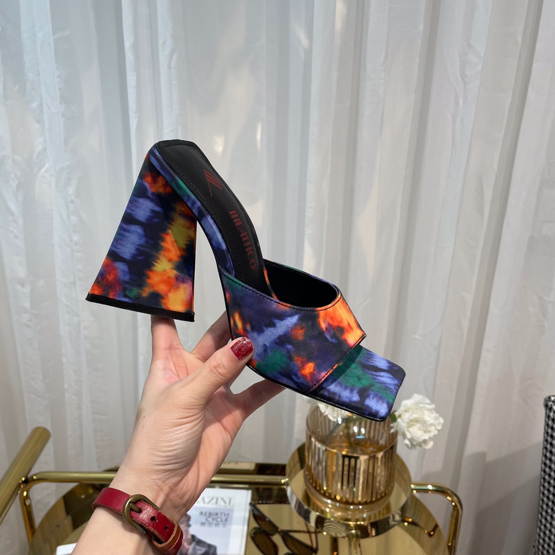 Fashionable Italian Sandals: THEEATTICO Student Collection with Bold Design and Comfort - 图片 8