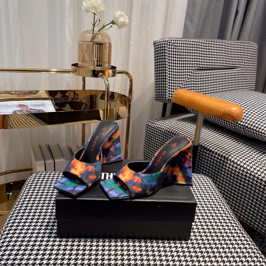 Fashionable Italian Sandals: THEEATTICO Student Collection with Bold Design and Comfort - 图片 1