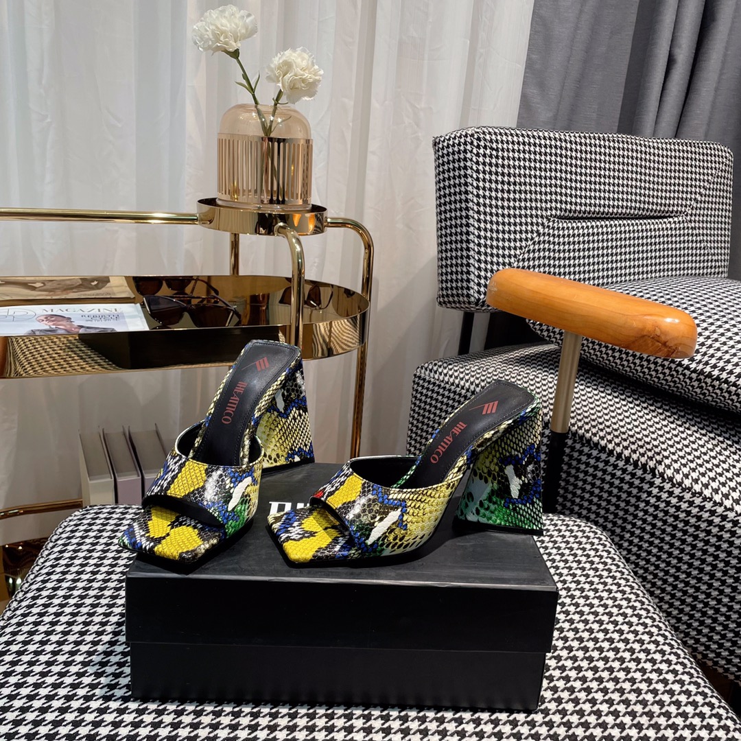 Fashionable Italian Sandals: Triangular Design, High Heels, Bold Colors, Comfortable Fabrics