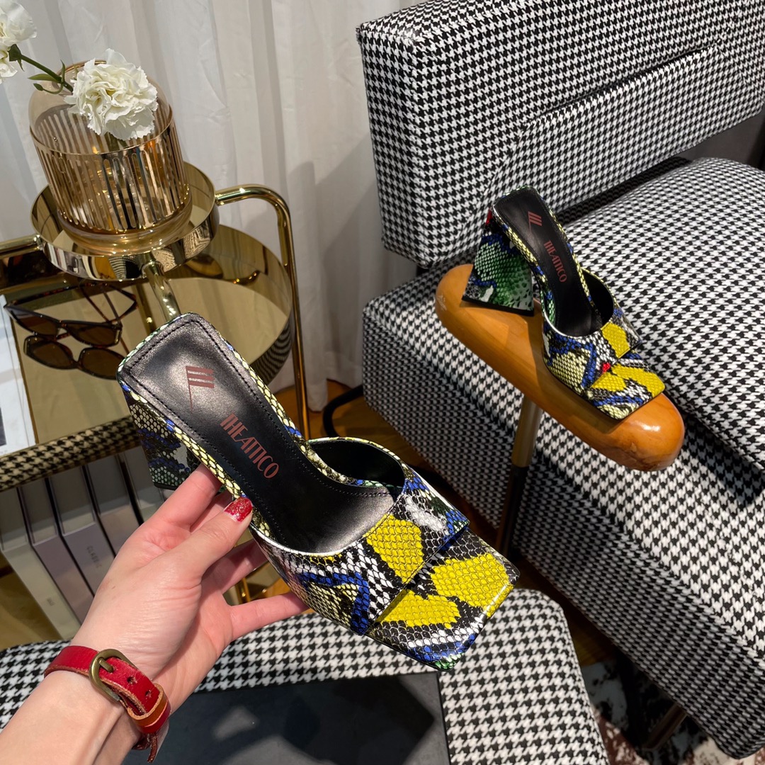 Fashionable Italian Sandals: Triangular Design, High Heels, Bold Colors, Comfortable Fabrics - 图片 3