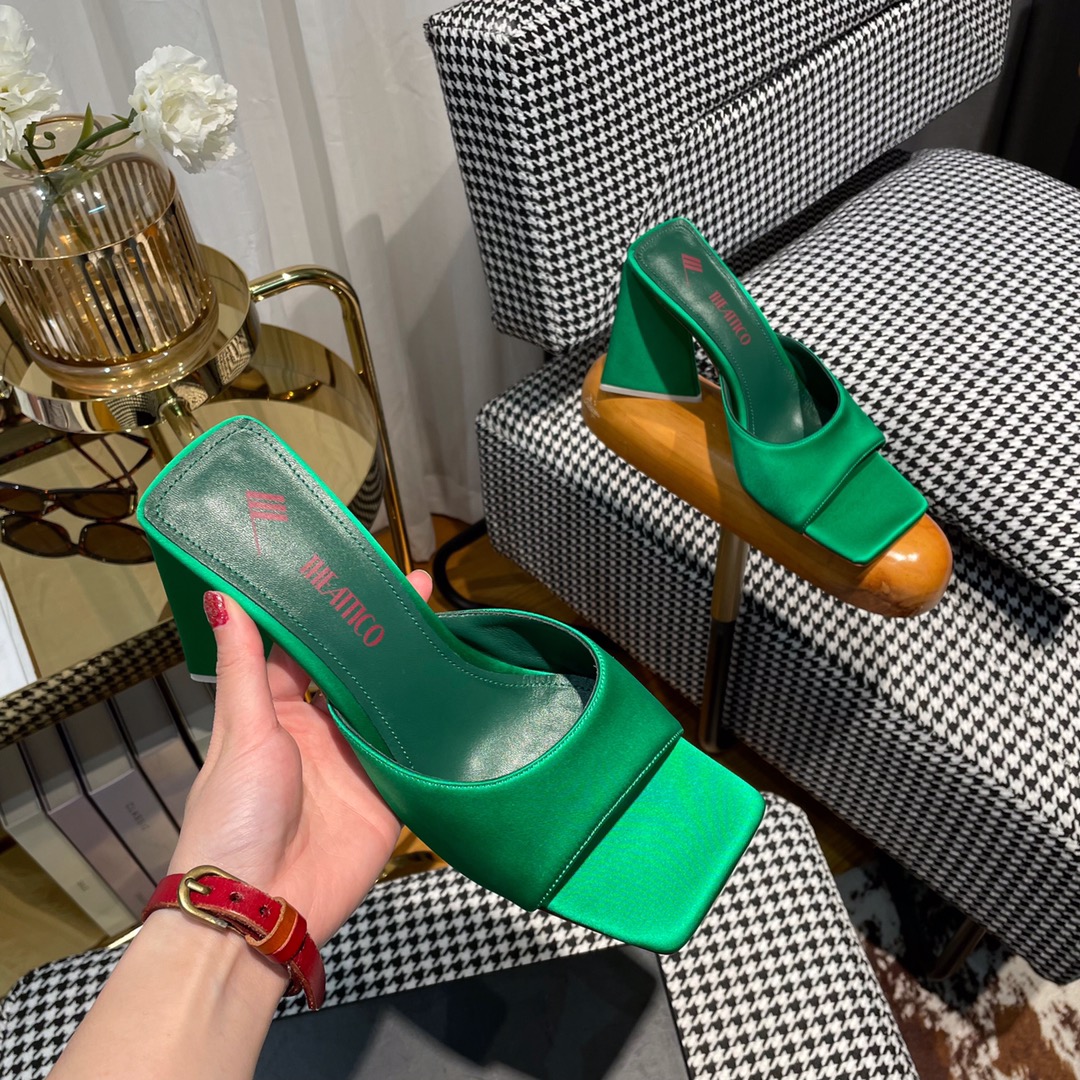 Italian-imported Fabrics and Bold Designs: The EATTICO Student Sandals - 图片 3