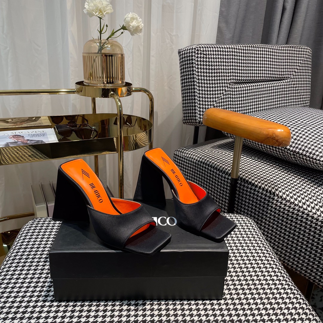 Italian Imports: Bold, Triangular Sandals with High Heels and Unique Designs - 图片 2