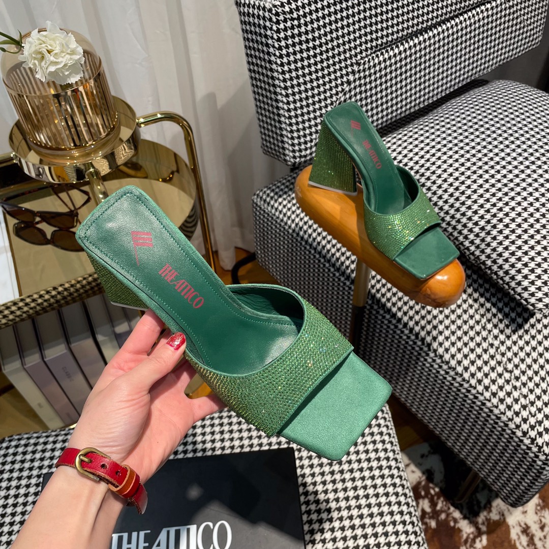 Italian Import Fashion: Triangular Sandals with Bold Colors and Collapse Design - 图片 3