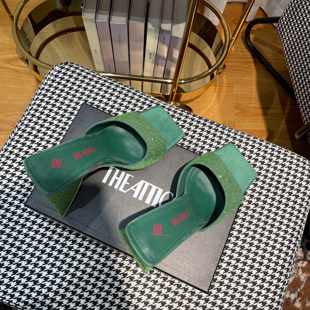 Italian Import Fashion: Triangular Sandals with Bold Colors and Collapse Design - 图片 5
