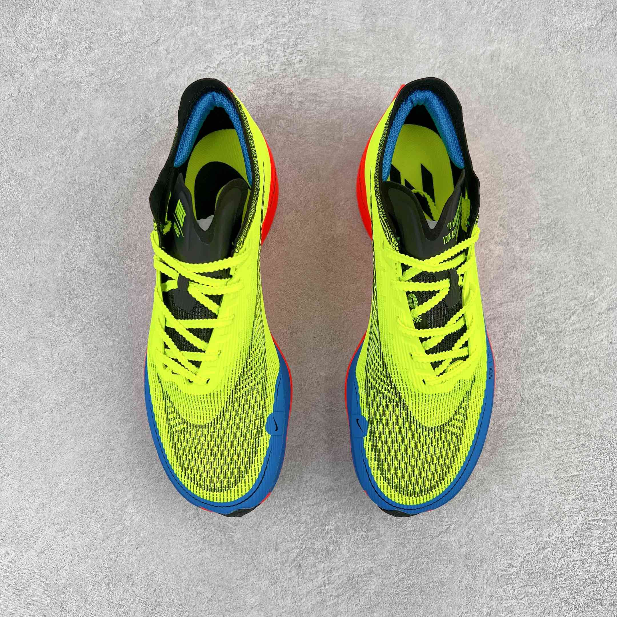 图片[2]-＃纯原福利 NK ZoomX Vaporfly Next% 马拉松二代跑鞋 细节整体升级 这款next%和上一款4%的鞋最大区的别于在鞋面面料 鞋面使用了全新 Vaporweave 科技 这种类似蝉翼的材质相比 Flyknit 更加轻薄透气 非对称的鞋带系统和泡棉护垫的加入令舒适度更高 鞋头辅以超大的 Swoosh 点缀 再配上流线型外观设计 时尚感十足 尺码：36 36.5 37.5 38 38.5 39 40 40.5 41 42 42.5 43 44 44.5 45-选品中心