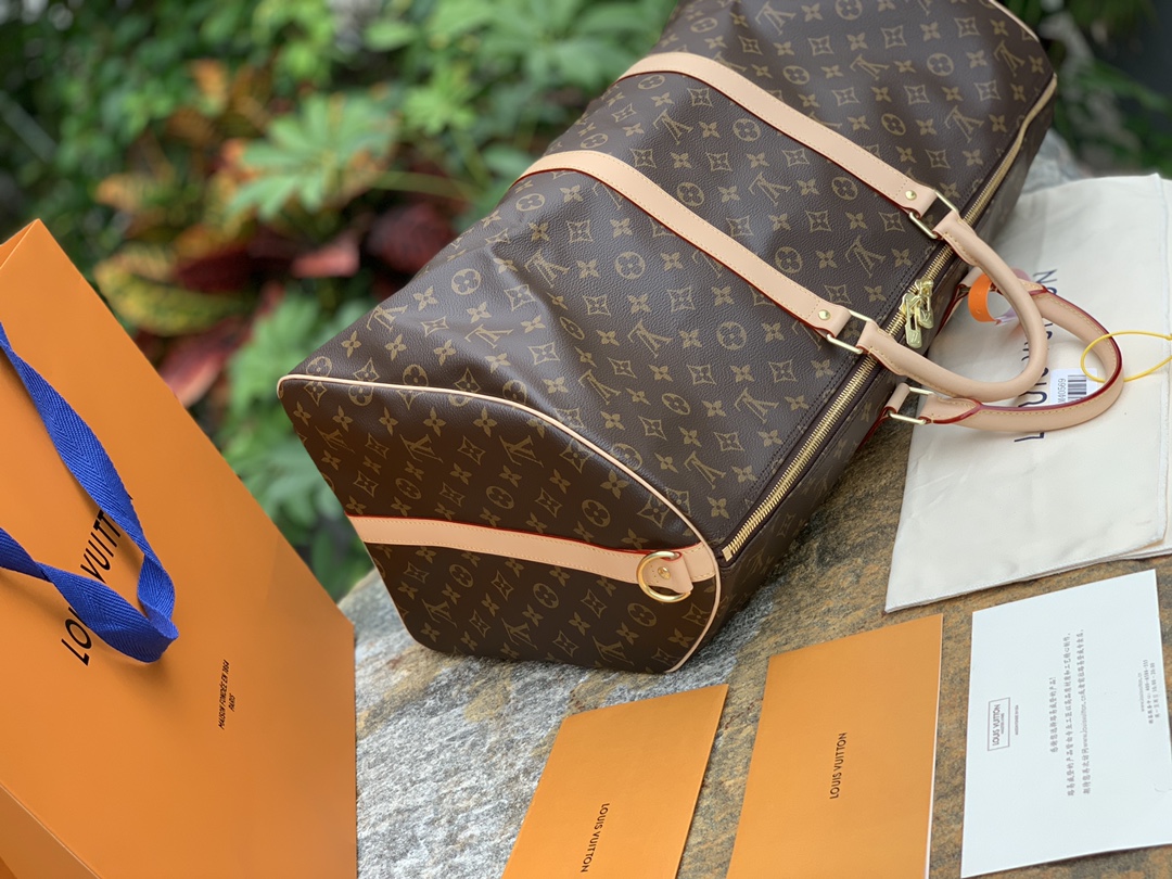 非市场普通货 进口皮料半钢五金 m41414老花尺寸55 x 31 x 26 CM原厂渠道！香港官网23