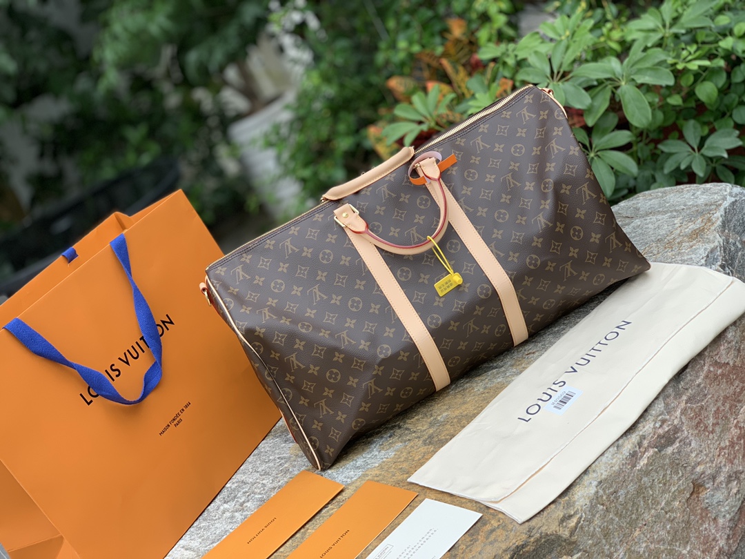 非市场普通货 进口皮料半钢五金 m41414老花尺寸55 x 31 x 26 CM原厂渠道！香港官网23