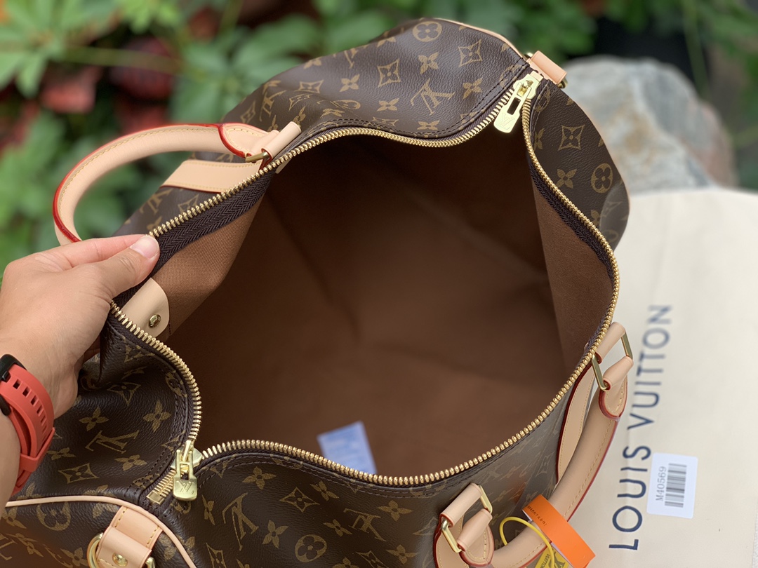 非市场普通货 进口皮料半钢五金 m41414老花尺寸55 x 31 x 26 CM原厂渠道！香港官网23