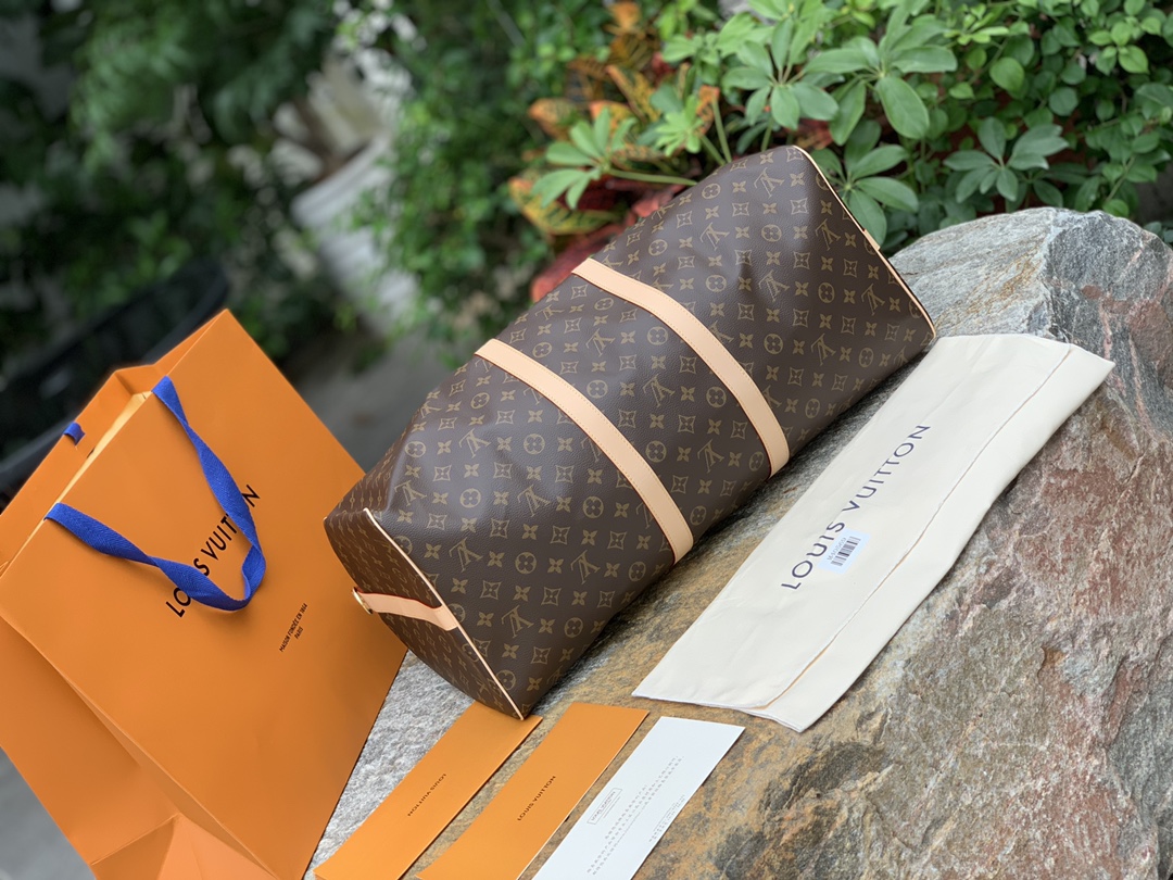 非市场普通货 进口皮料半钢五金 m41414老花尺寸55 x 31 x 26 CM原厂渠道！香港官网23