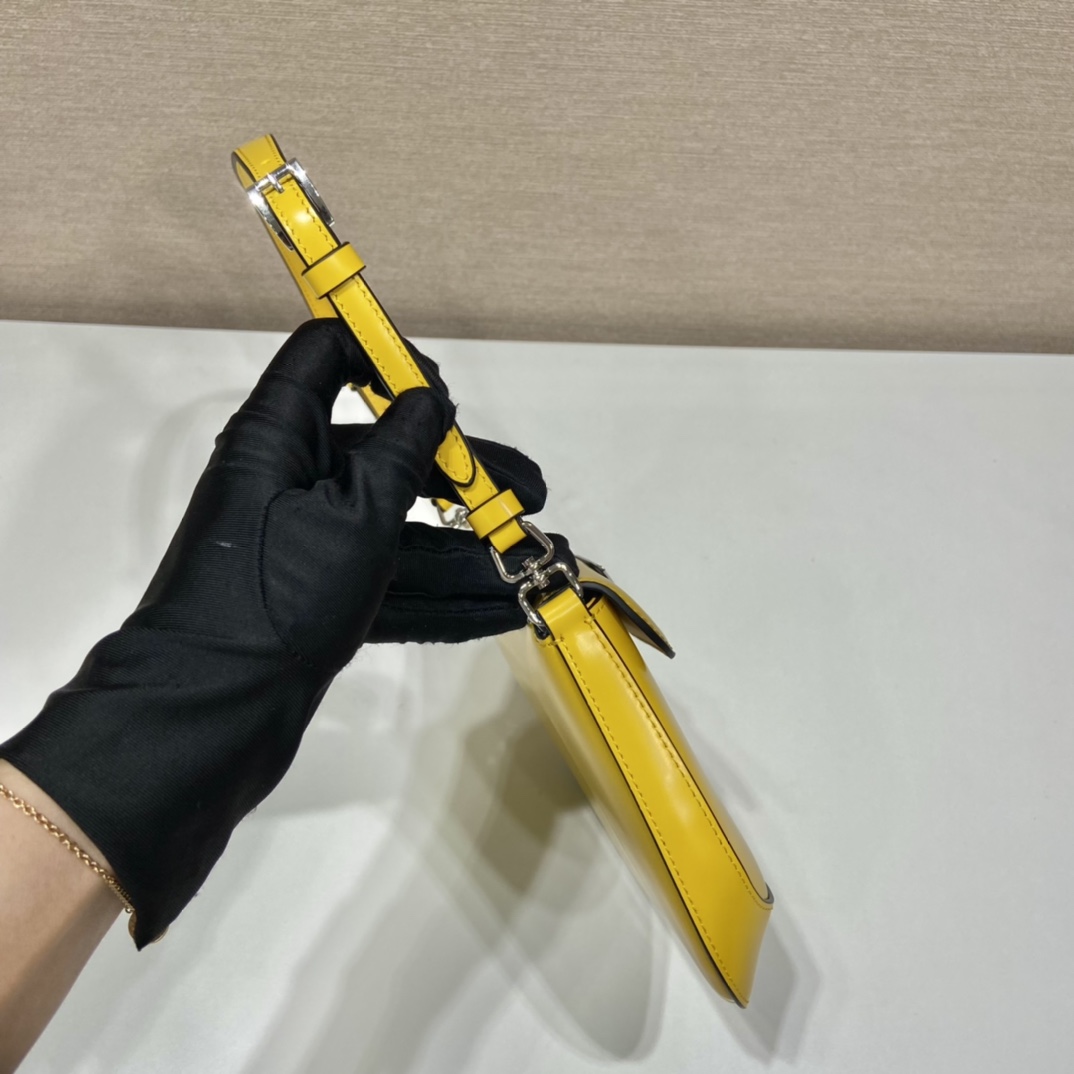 PRADA普拉达Cleo系列迷你手袋1BH188