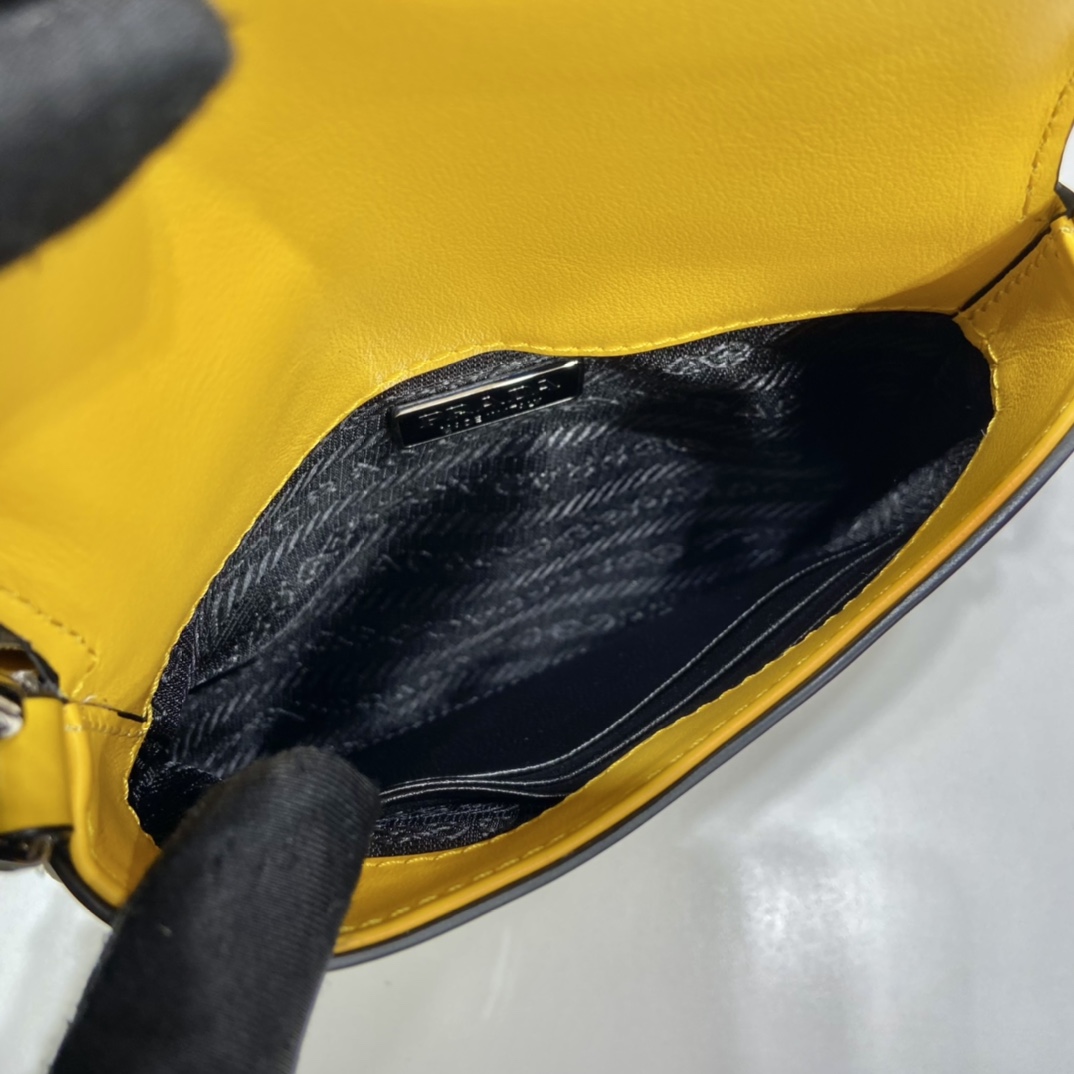 PRADA普拉达Cleo系列迷你手袋1BH188