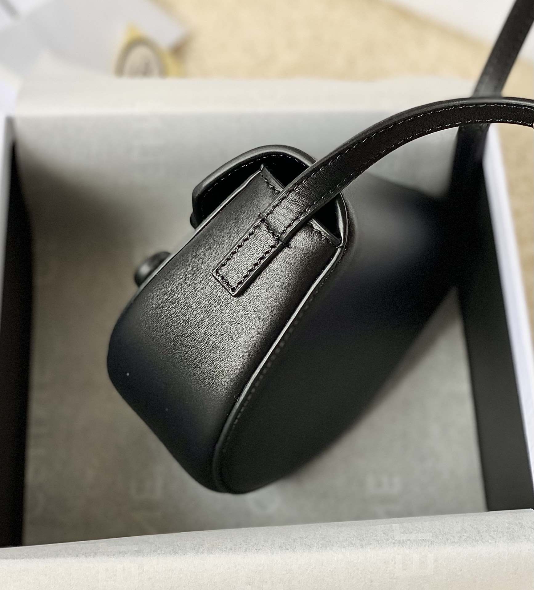 CELINE赛琳顶级小牛皮最新款迷你马鞍包10J303