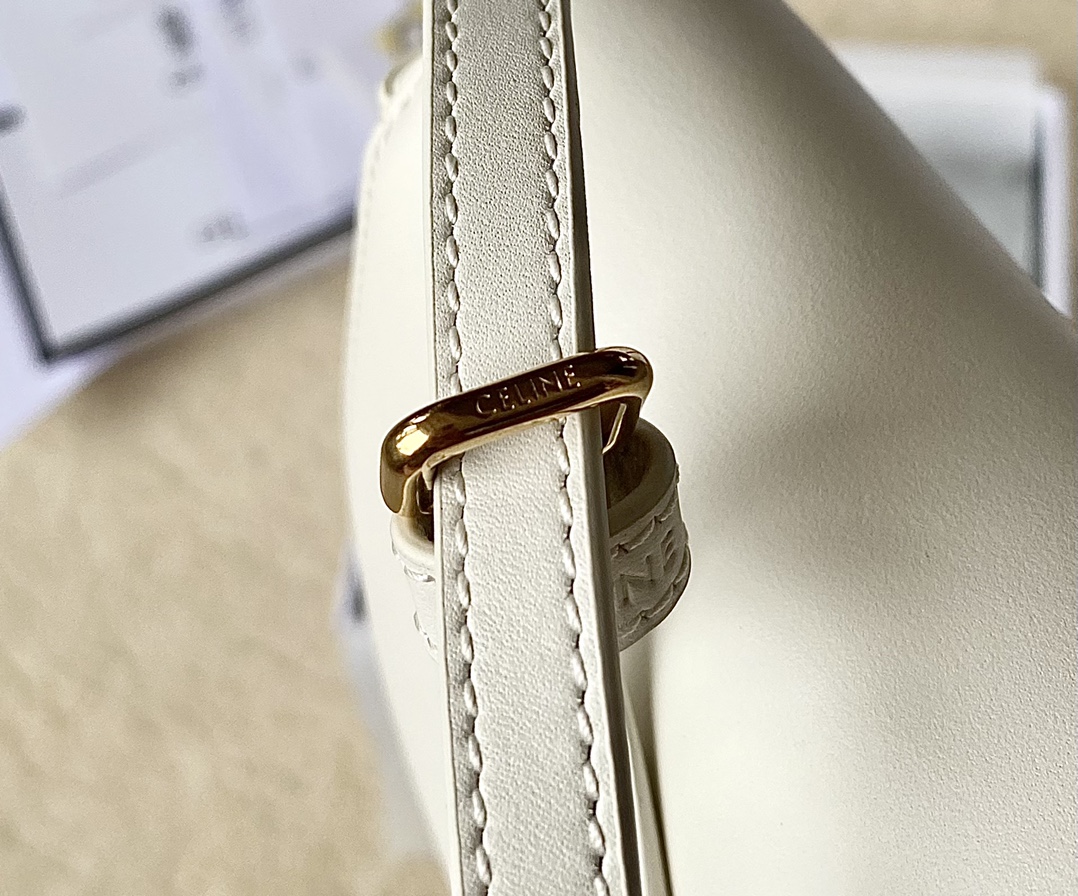 CELINE赛琳顶级小牛皮最新款迷你马鞍包10J303