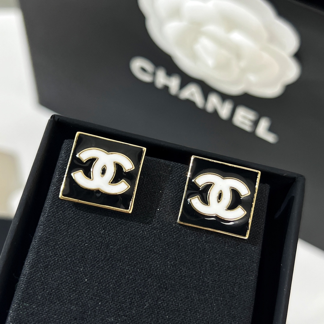 新款☑️CHANEL香奈儿双c 方形耳钉耳环