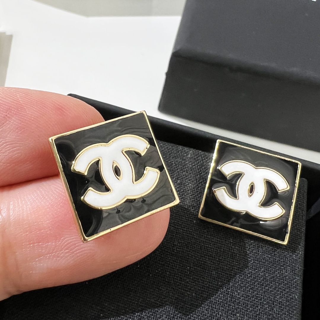 新款☑️CHANEL香奈儿双c 方形耳钉耳环