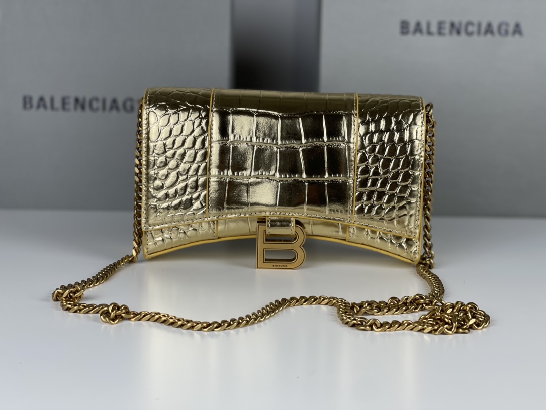 Balenciaga Borse Crossbody & Borse a Tracolla Borse Hourglass Oro Hardware oro Pelle bovina Catene