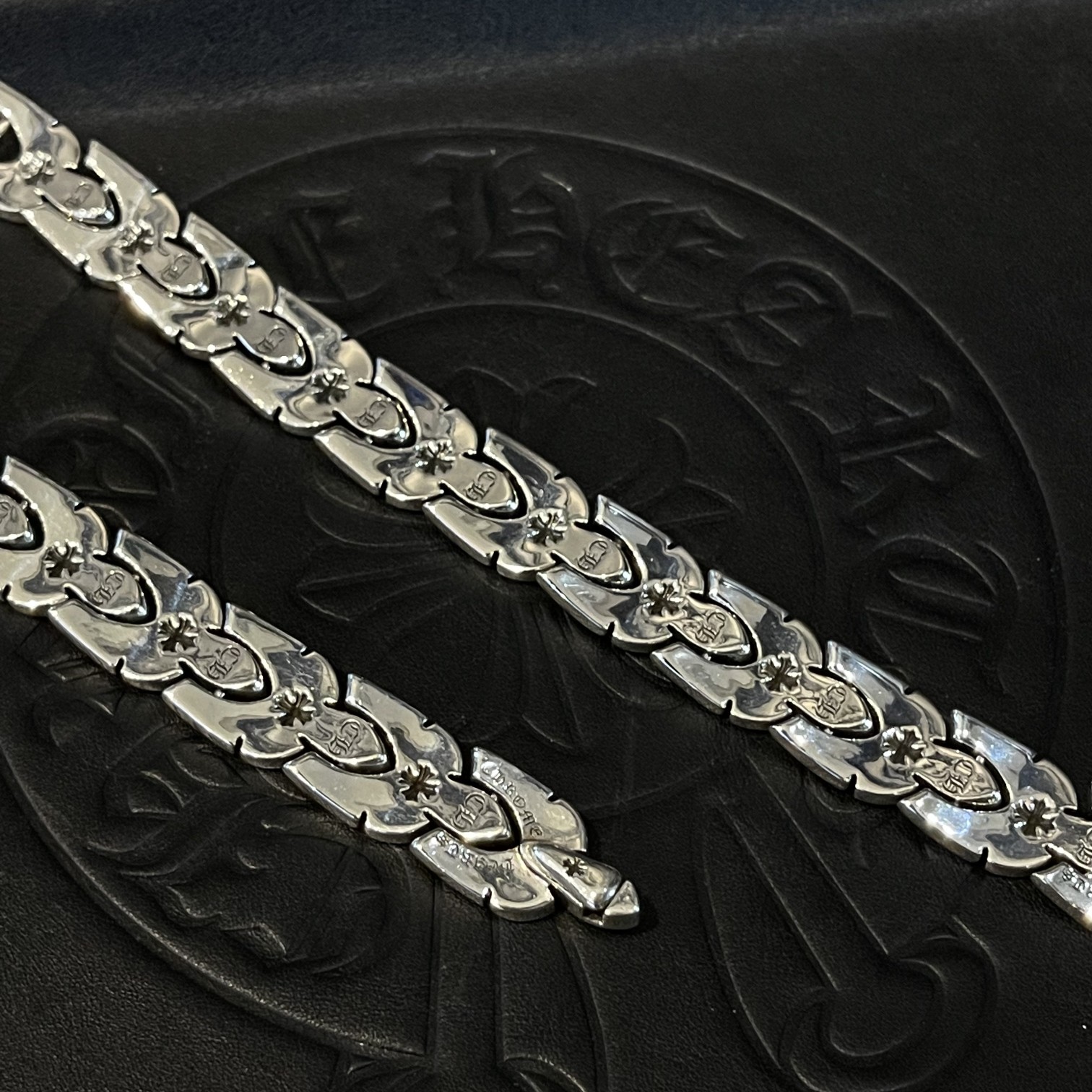 Chrome Hearts 𝗖𝗵𝗿𝗼𝗺𝗲 𝗛𝗲𝗮𝗿𝘁𝘀 克罗心 火焰图腾手链
