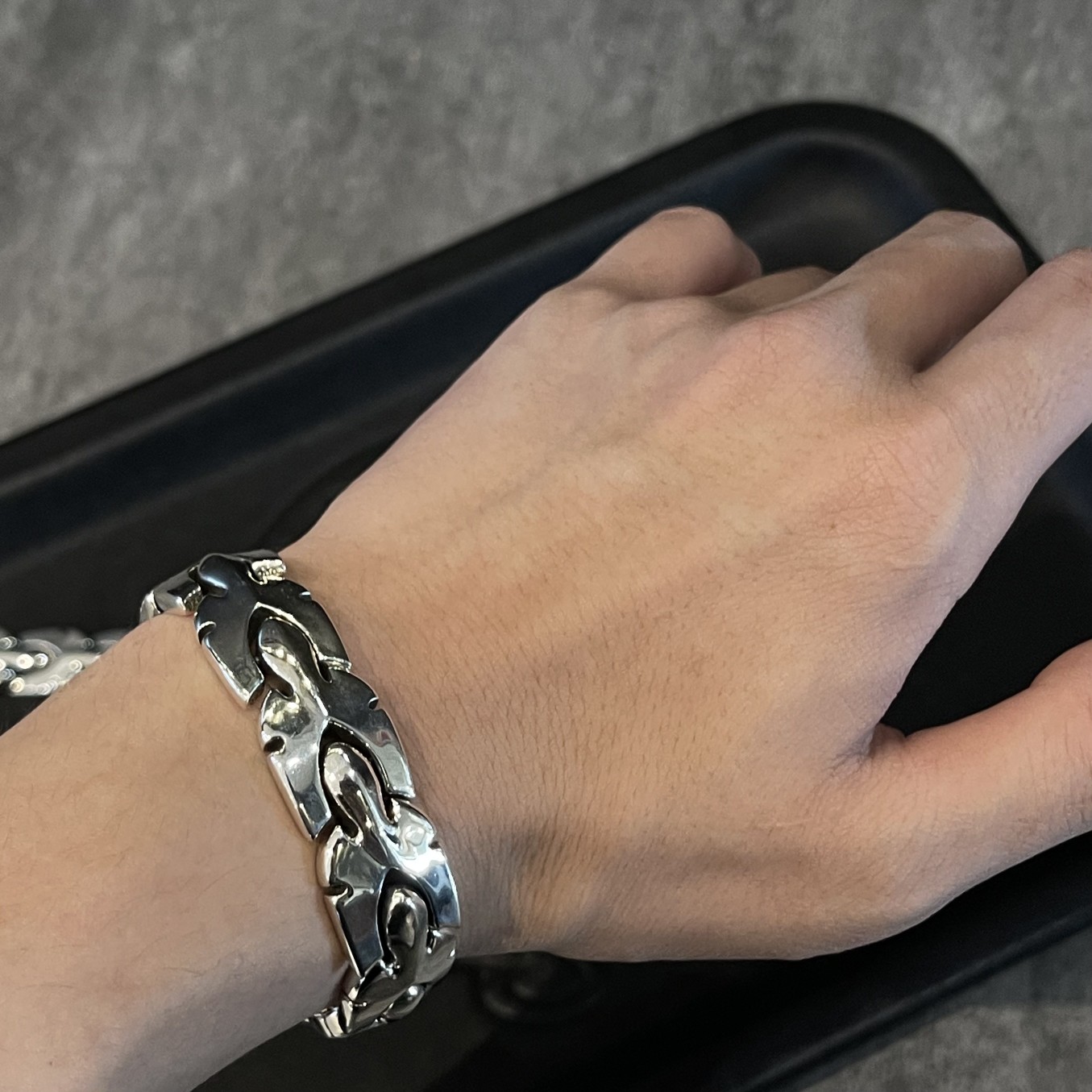 Chrome Hearts 𝗖𝗵𝗿𝗼𝗺𝗲 𝗛𝗲𝗮𝗿𝘁𝘀 克罗心 火焰图腾手链