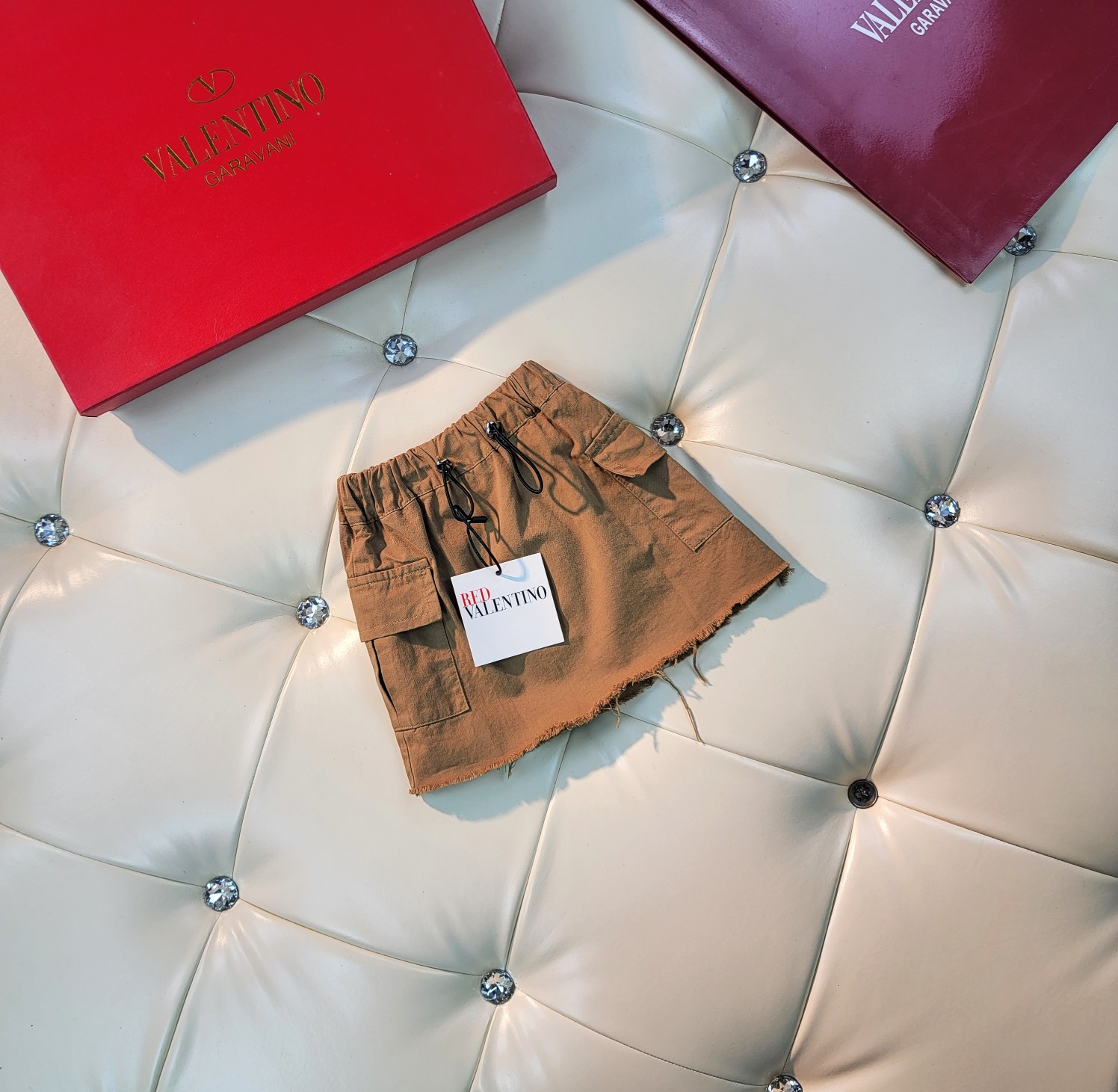 Valentino Valentino’s 2022 Kids Skirt: Soft, Cozy, Good Quality, Various Sizes Available. - 图片 1