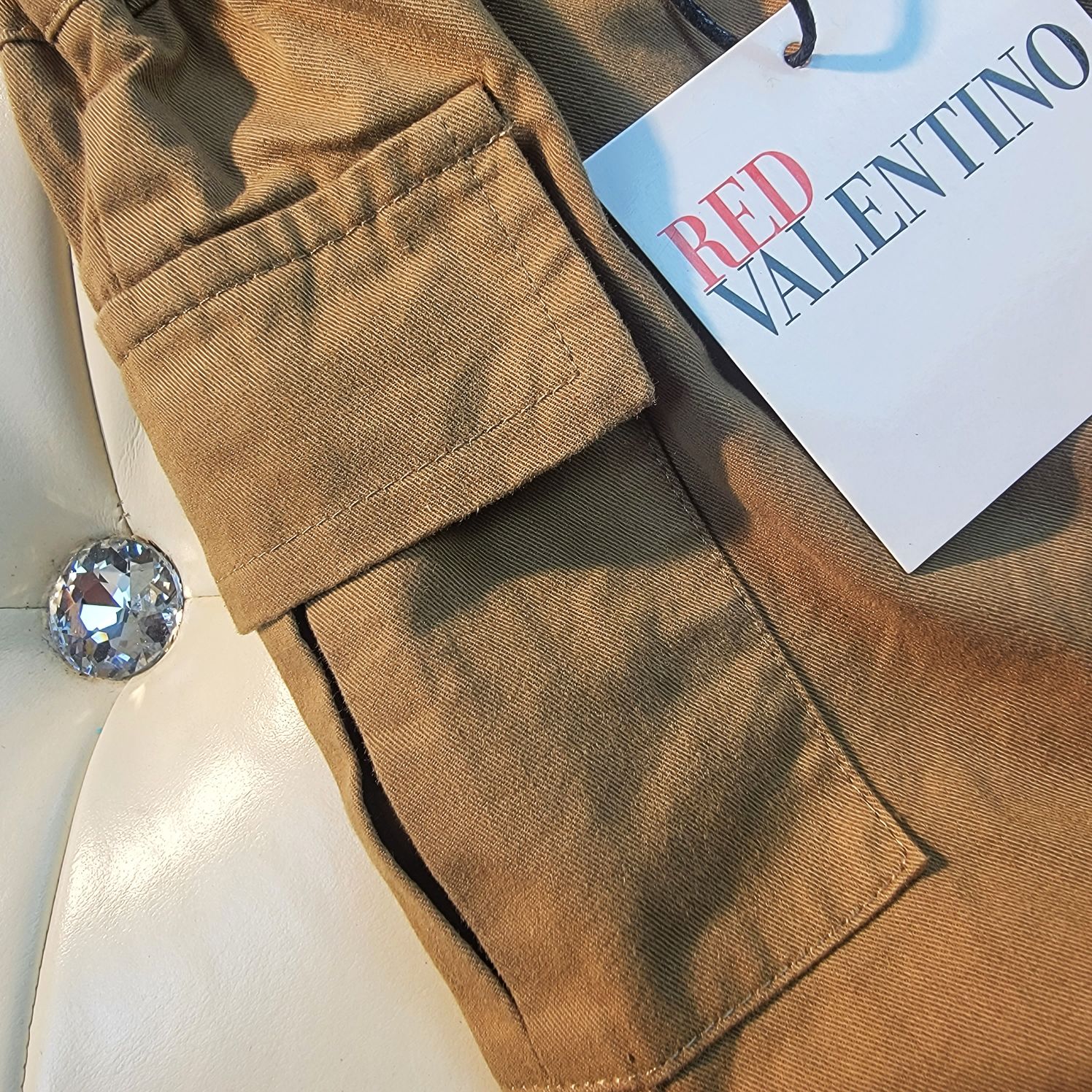 Valentino Valentino’s 2022 Kids Skirt: Soft, Cozy, Good Quality, Various Sizes Available. - 图片 4