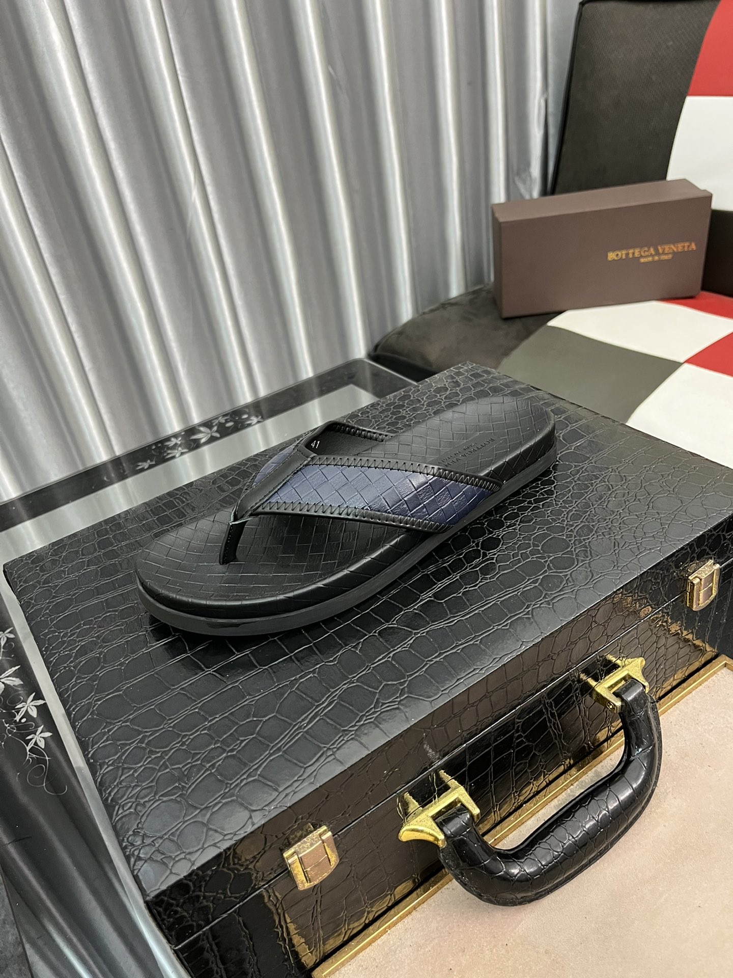 I0  Bottega Veneta   男士时尚休闲拖鞋，原版复刻，采用进口牛皮编织制作，原版复刻橡胶大底，潮流时尚，穿着舒适