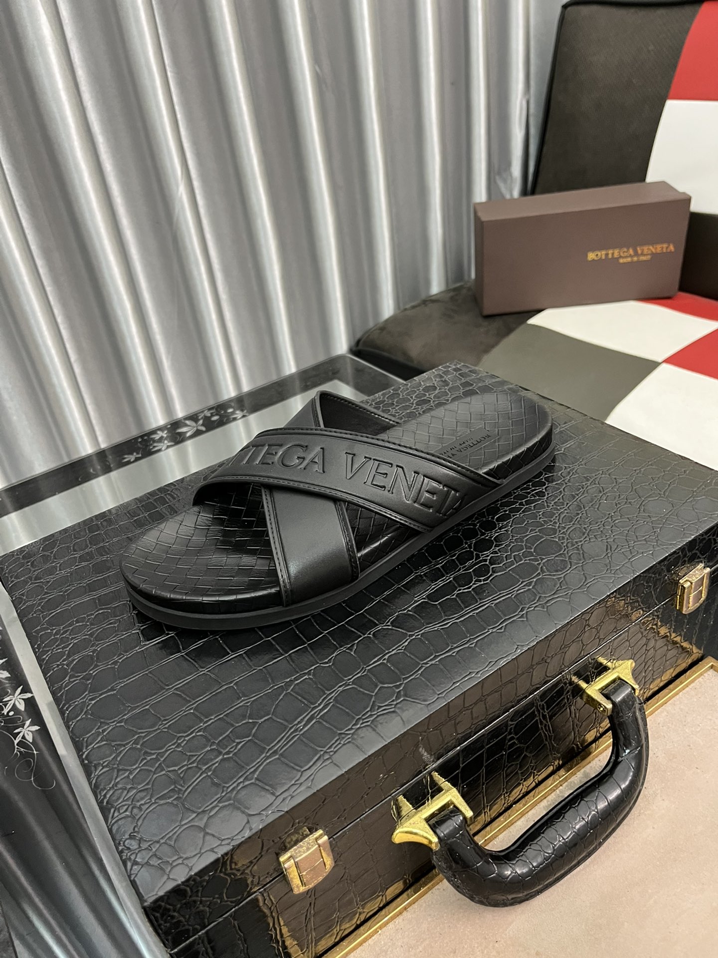 I0  Bottega Veneta   男士时尚休闲拖鞋，原版复刻，采用进口牛皮编织制作，原版复刻橡胶大底，潮流时尚，穿着舒适