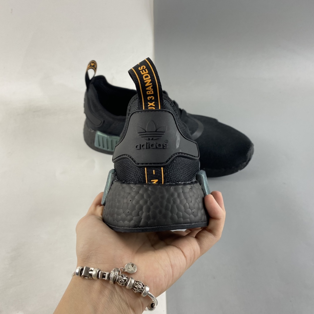 P170 Adidas NMD_R1 SPECTOO 阿迪三叶草低帮休闲爆米花跑步鞋 FV8025