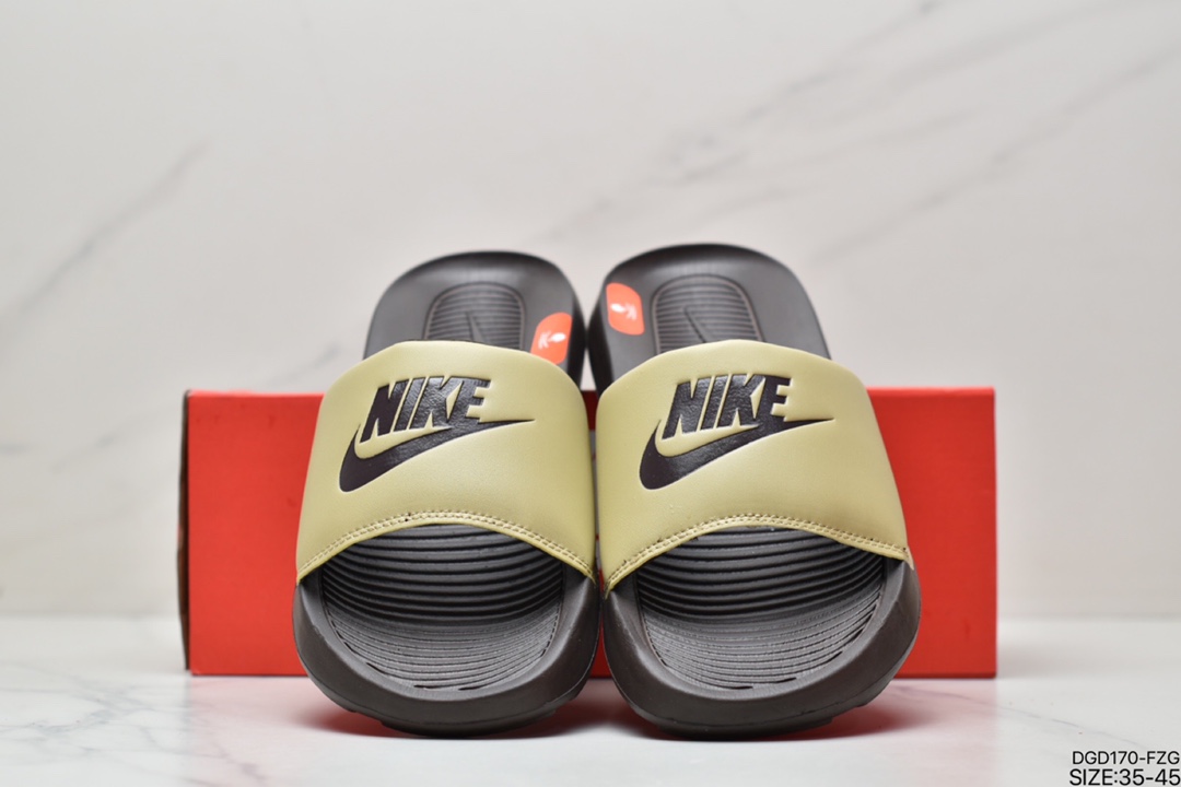 80 Nike V ICTORI ONE SLIDE MIX 沙滩运动耐磨休拖鞋 CN9675
