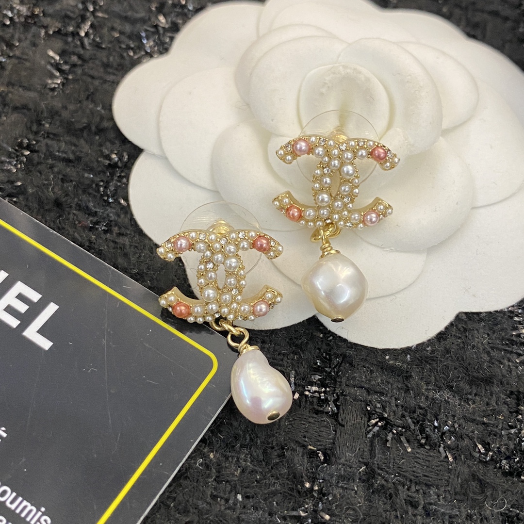 Chanel 小香耳钉 款火爆上新