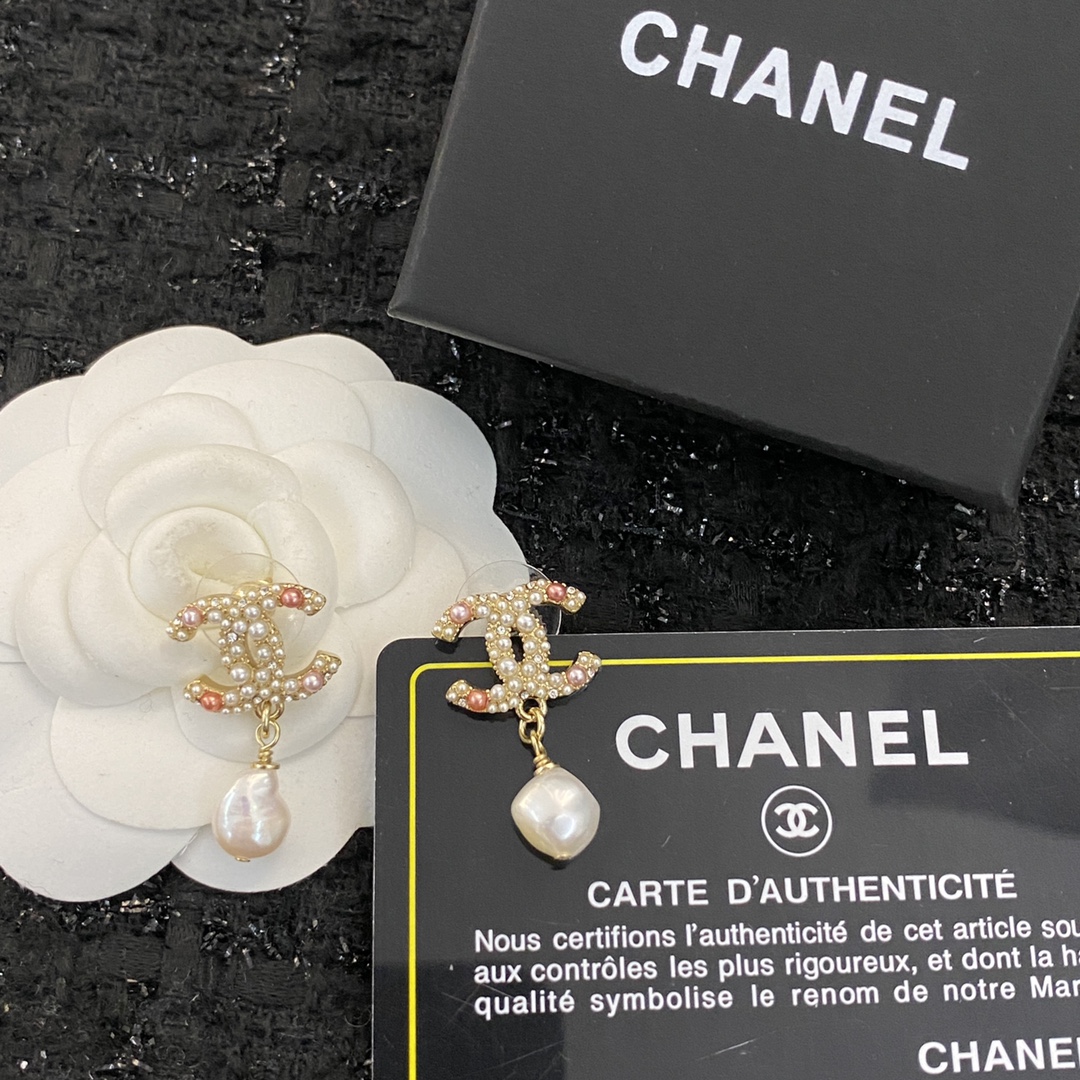 Chanel 小香耳钉 款火爆上新