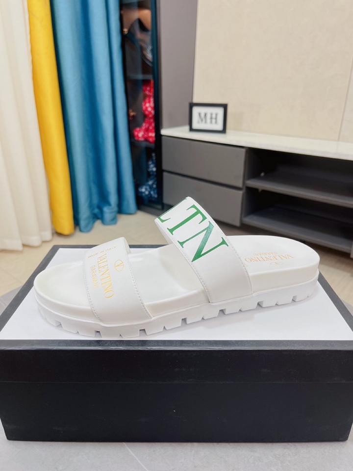 H0  拖鞋款Valentino华伦天奴新品男士拖鞋，高端精品，3D打印搭配材质，鞋面精致印花logo装饰，精细做工，鞋底超软，休闲宽松舒适型，夏季必入哦