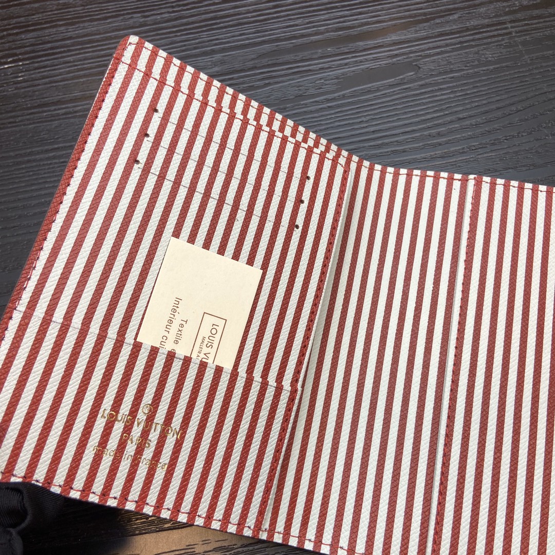 Close up of RFID blocking technology in the wallet