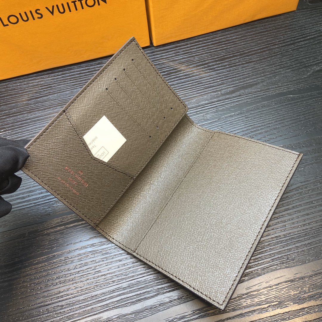 Luxury Leather Passport Cover packaging