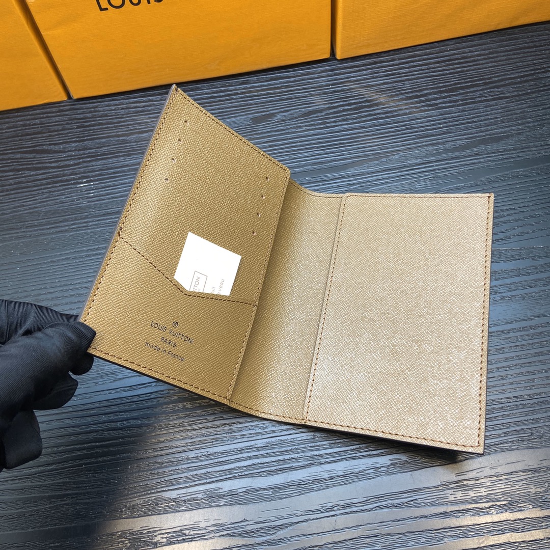 Passport holder color options