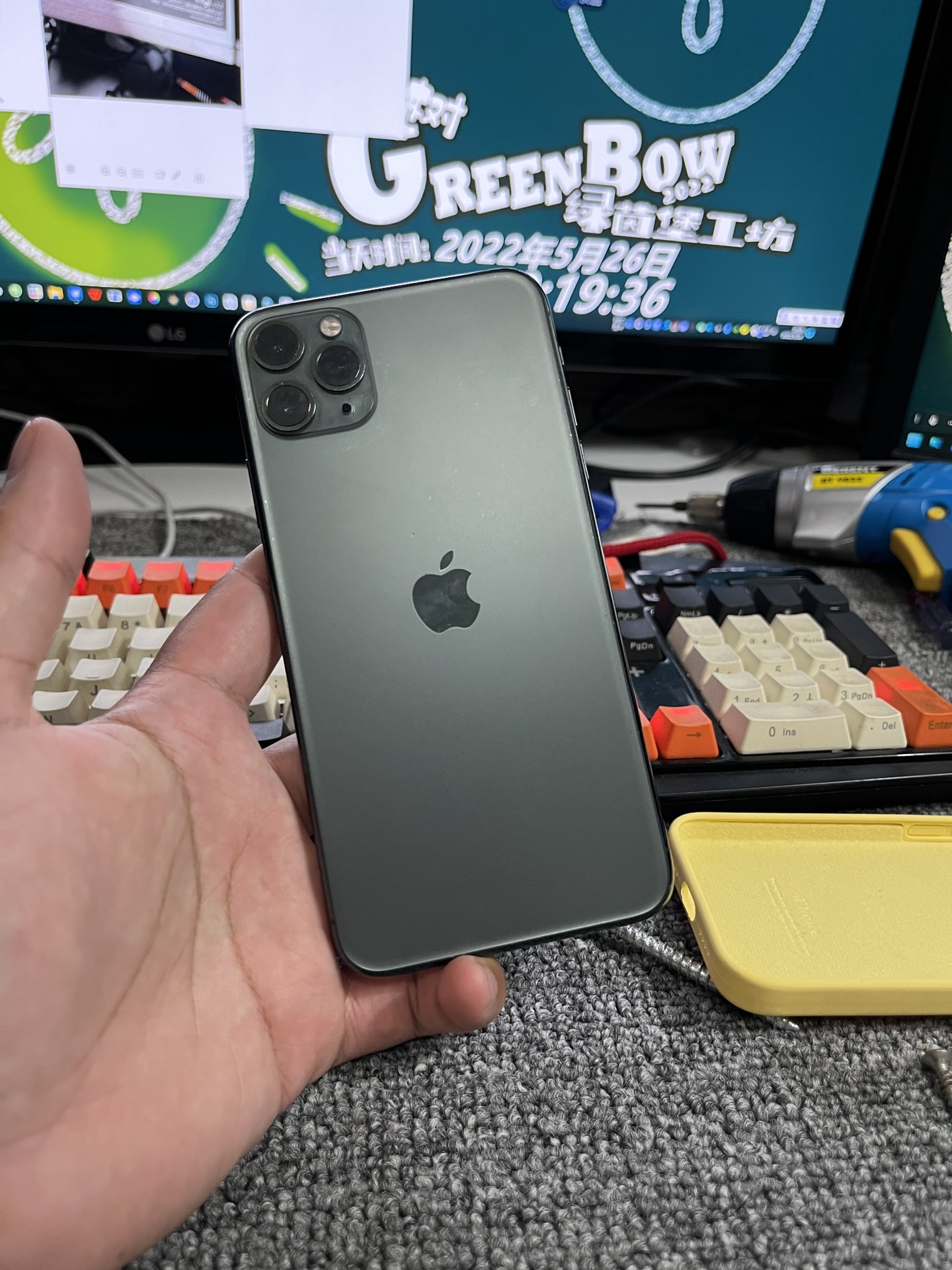 美版全原装三网无锁 iphone11pro max 6.5寸 256gb 暗夜绿色 直接.