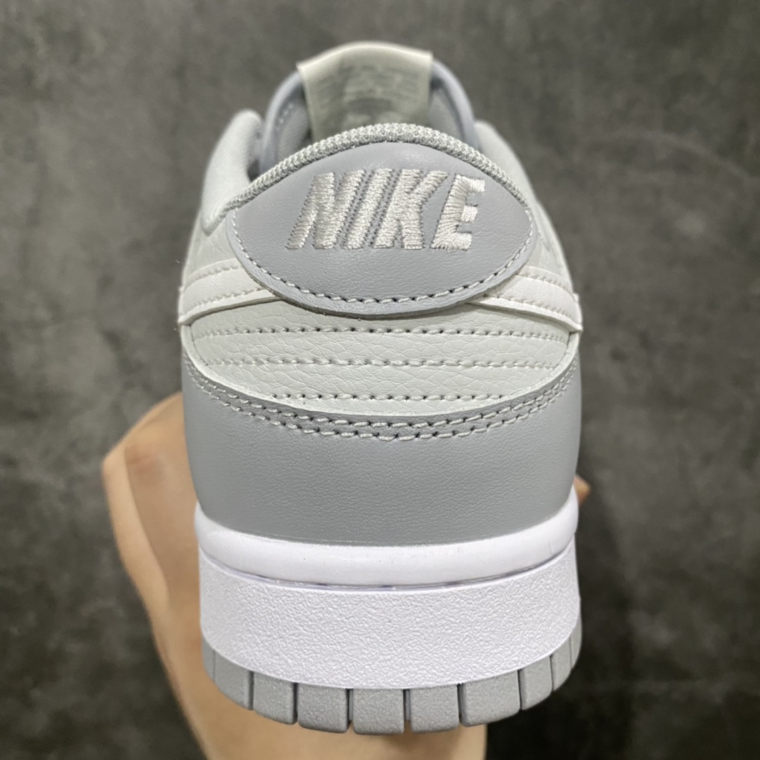 图片[4]-Top版本 Nike Dunk Low 白灰 纯原生产线出品 原厂织唛标 一致匹配原版 全市场唯一正确鞋带绑法 原楦原纸板开发 匹配原版98%以上 后跟垫棉独家呈现 后跟反口里弧度正确 全新后跟电绣 电绣针数与正品一致 原厂皮料 质感无敌！ 货号：DJ6188-001 尺码：36-46-选品中心