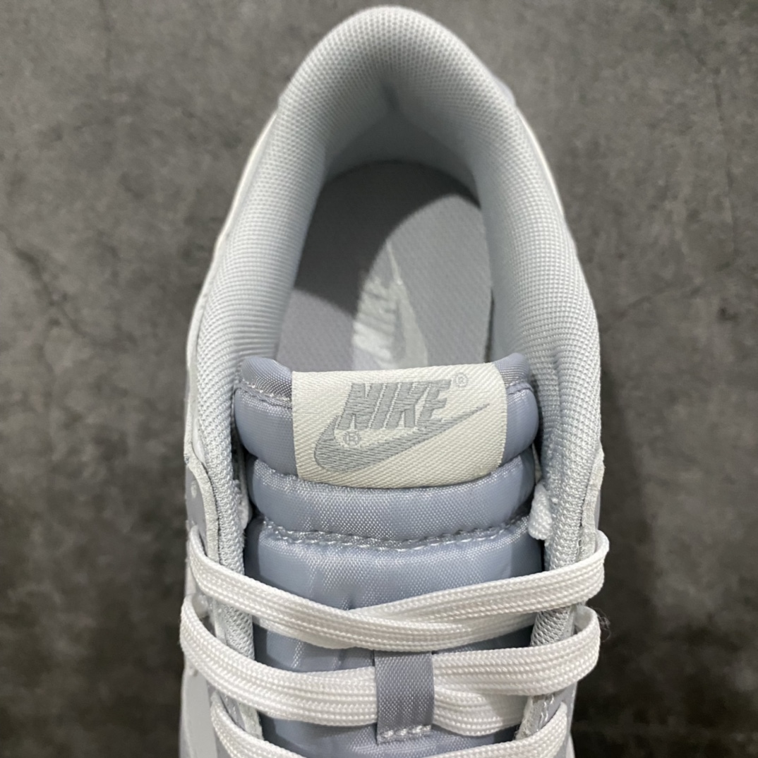 图片[9]-Top版本 Nike Dunk Low 白灰 纯原生产线出品 原厂织唛标 一致匹配原版 全市场唯一正确鞋带绑法 原楦原纸板开发 匹配原版98%以上 后跟垫棉独家呈现 后跟反口里弧度正确 全新后跟电绣 电绣针数与正品一致 原厂皮料 质感无敌！ 货号：DJ6188-001 尺码：36-46-选品中心