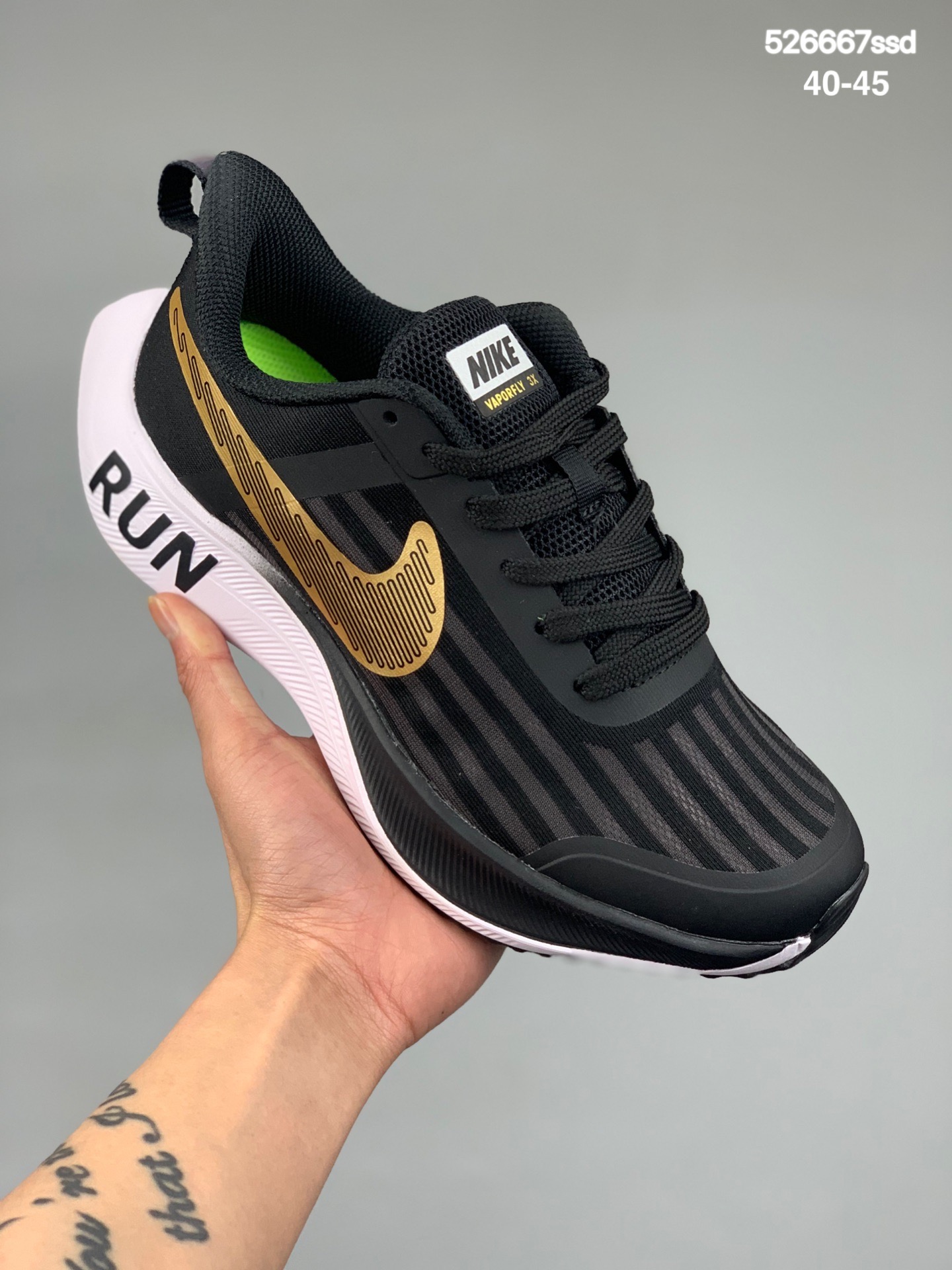 
耐克/Nike ZoomX Vaporfly NEXT% 3x 贾卡面 泡棉缓震运动慢跑鞋。
货号：CU5111 
尺码：40-45
编码: 526667ssd