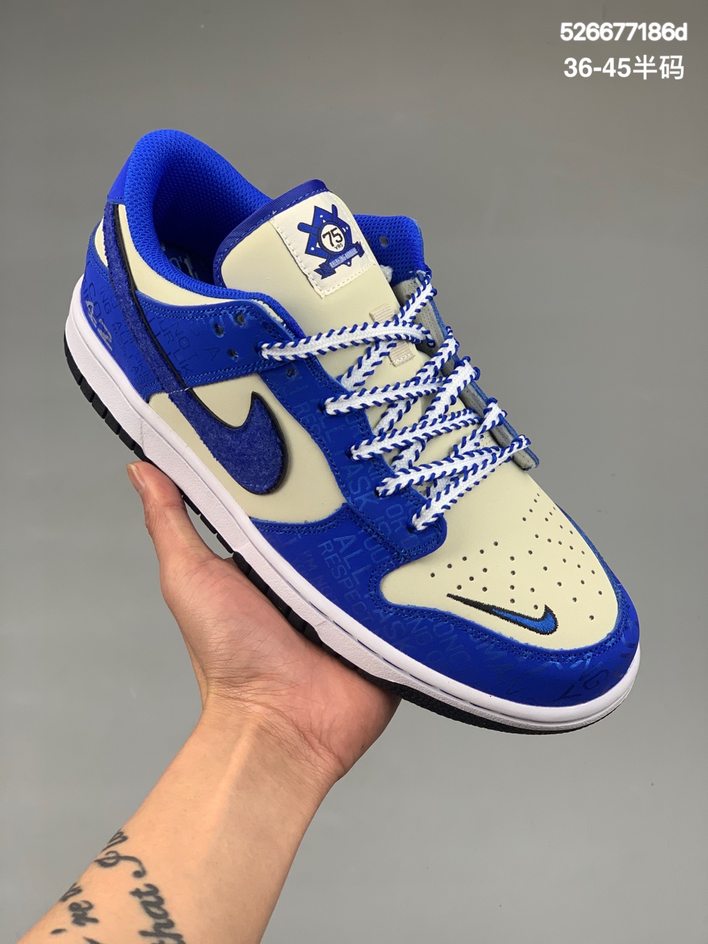 本地
耐克 SB Dunk Low Pro 复古低帮 休闲运动滑板板鞋。采用脚感柔软舒适ZoomAir气垫，有效吸收滑板等极限运动在落地时带来的冲击力，为街头运动者们提供更好的保护。货号：DV2122-400
尺码:36 36.5 37.5 38 38.5 39 40 40.5 41 42 42.5 43 44 45 
编码：526677186d