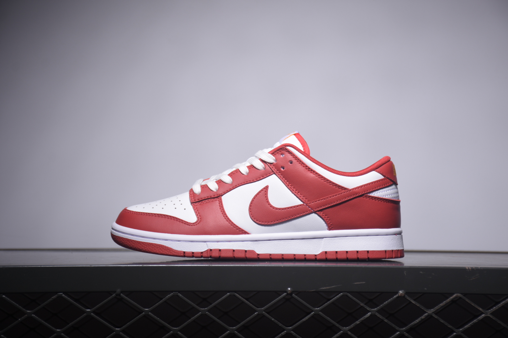 G0 纯原Nk Dunk SB Low 白红原装头层材料 独家版型蒸餾加工帶來的是更好的视觉和脚感体验大厂纯原品质出货 清洁度 电绣工艺 皮料切割干净无任何毛边 细节完美