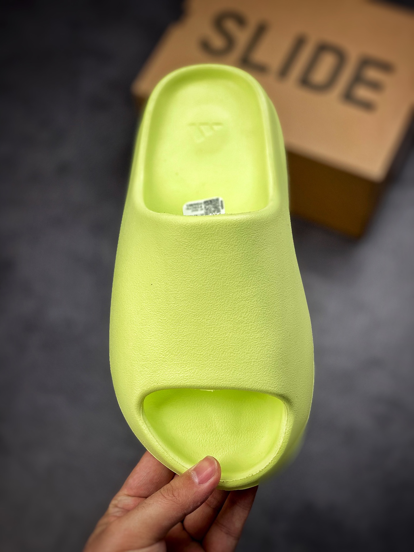 # Pure original YEEZY SLIDE yeezy slippers fluorescent green 2.0 HQ6447