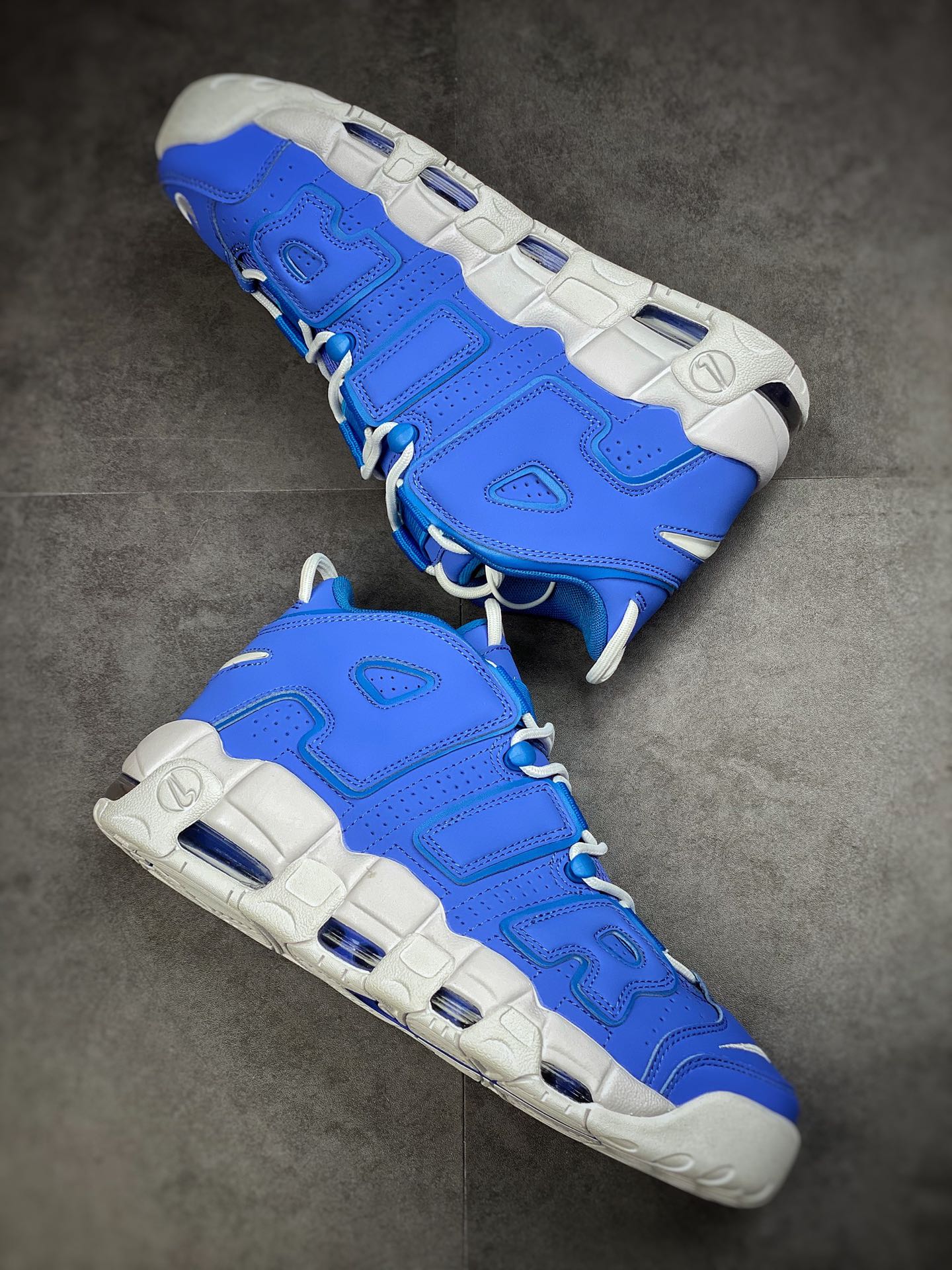 260 Air More Uptempo 北卡蓝 代表着历史最高版本皮蓬 DM1023-400