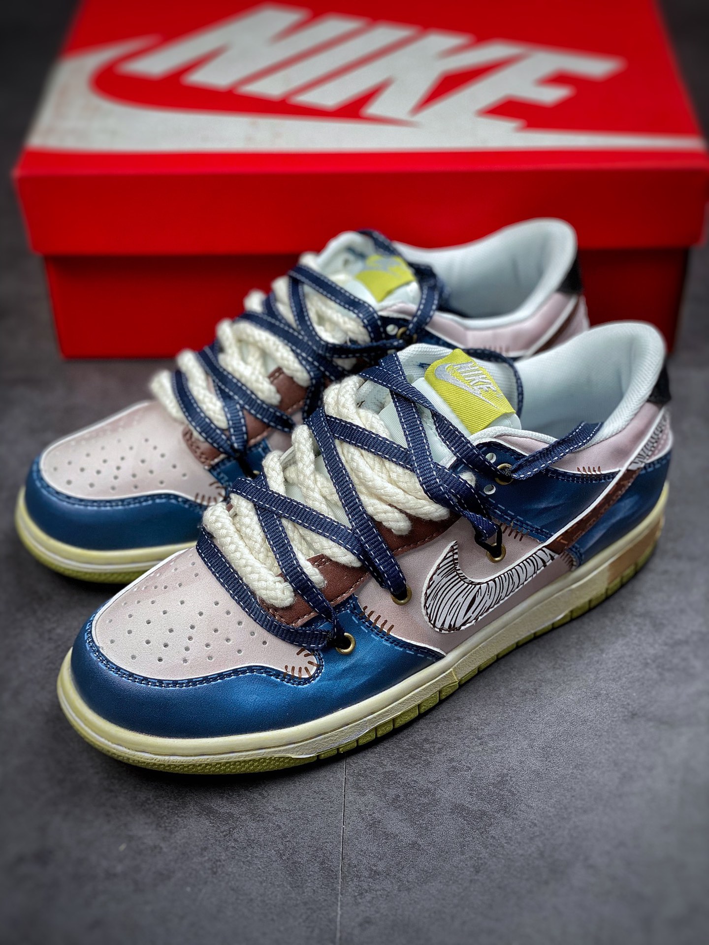 Futura x Nike Dunk Low SB Joint Deconstruction Strap Skateboard Shoes DD1503-600