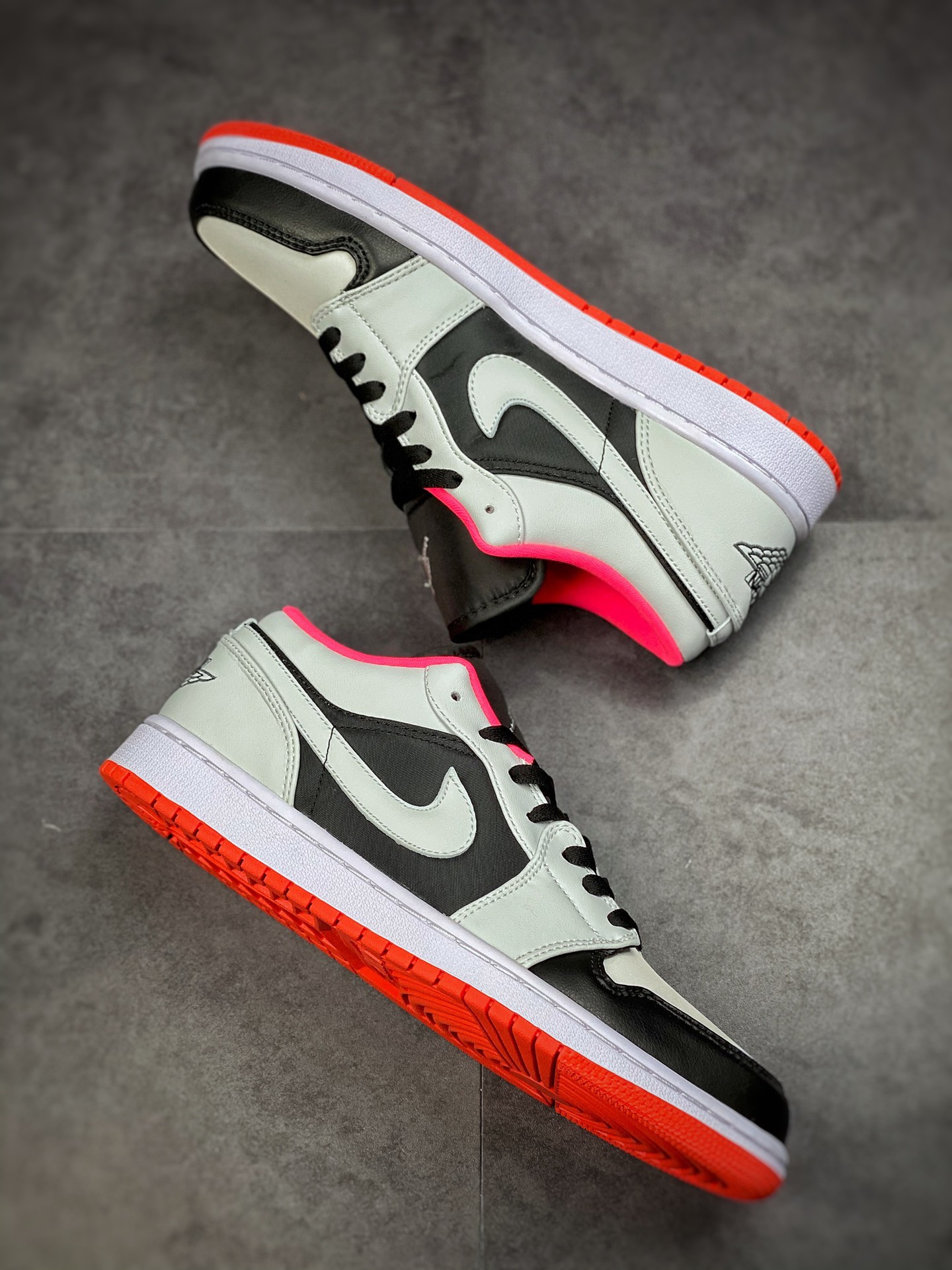 200 Air Jordan 1 Low 黑灰红 AJ1乔1低帮休闲板鞋 553558-022