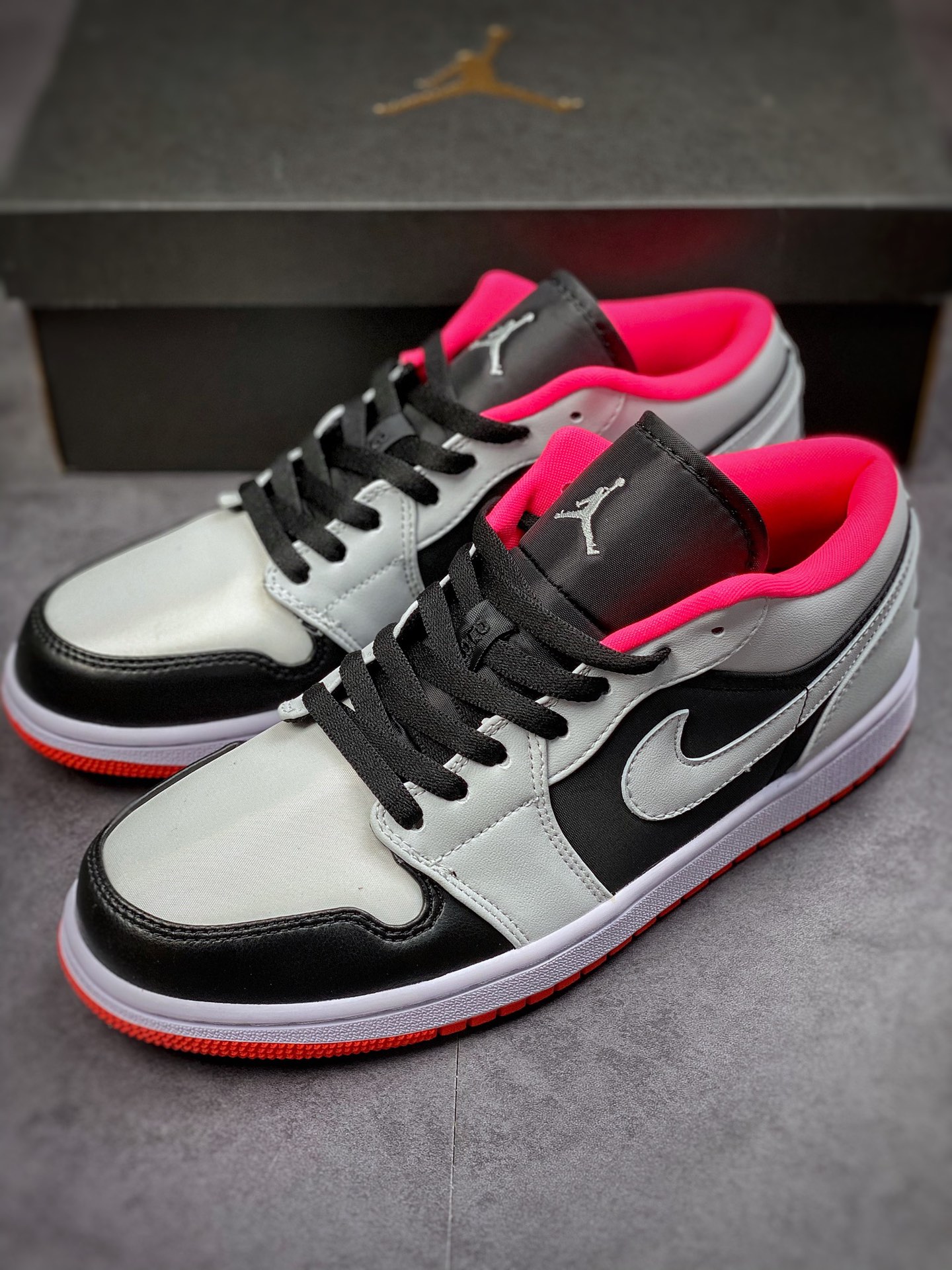 200 Air Jordan 1 Low 黑灰红 AJ1乔1低帮休闲板鞋 553558-022